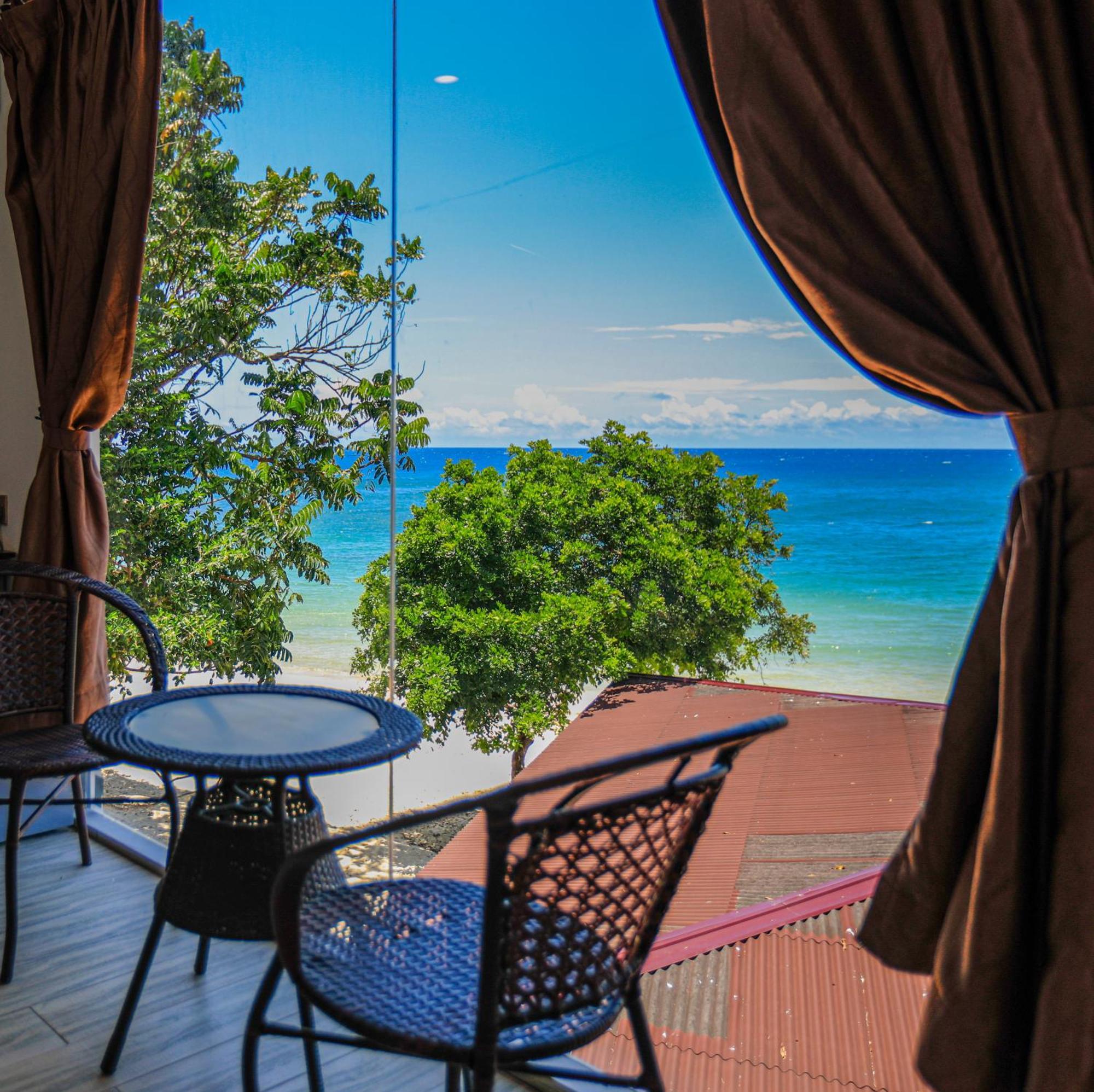 Dolphin Bay Island Resort Kota Belud Eksteriør billede